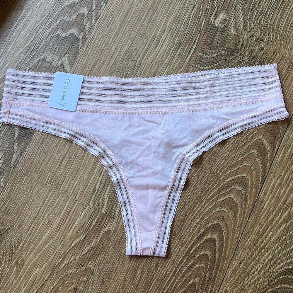 Calvin Klein panty thong size L